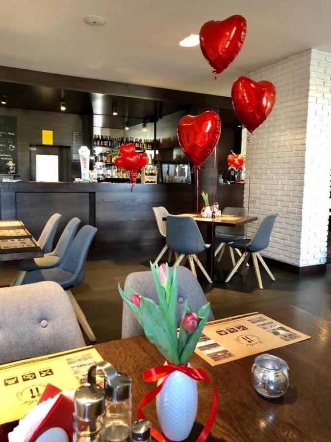 Zajazd Restauracja Karlik Radzionków Nowy Exteriér fotografie